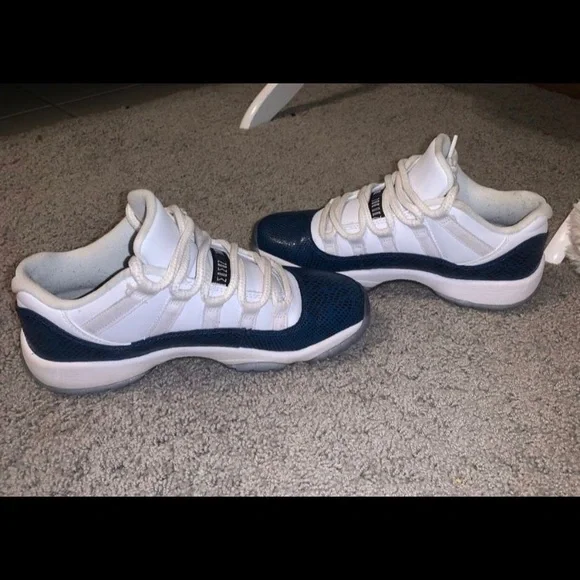 Jordan 11’s navy snakeskin - Picture 4 of 4